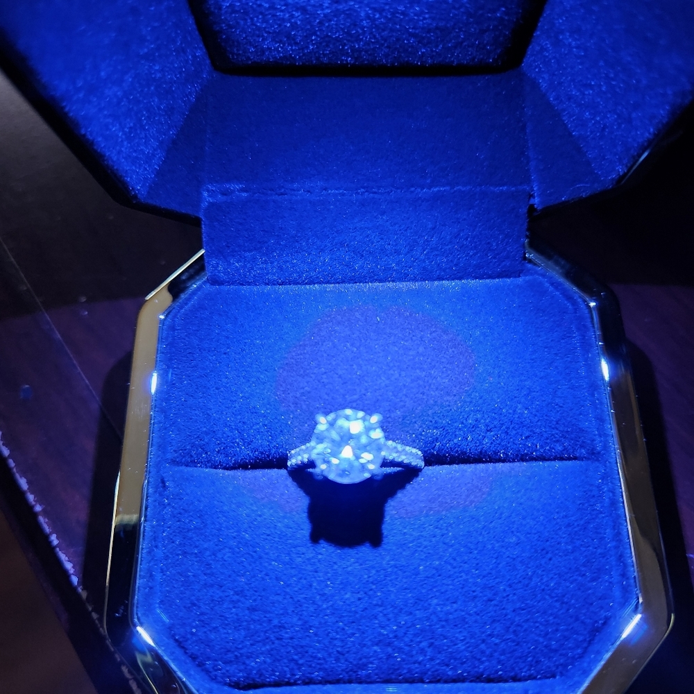 NWT: LED LIGHT RING CASE - Picture 7 of 8
